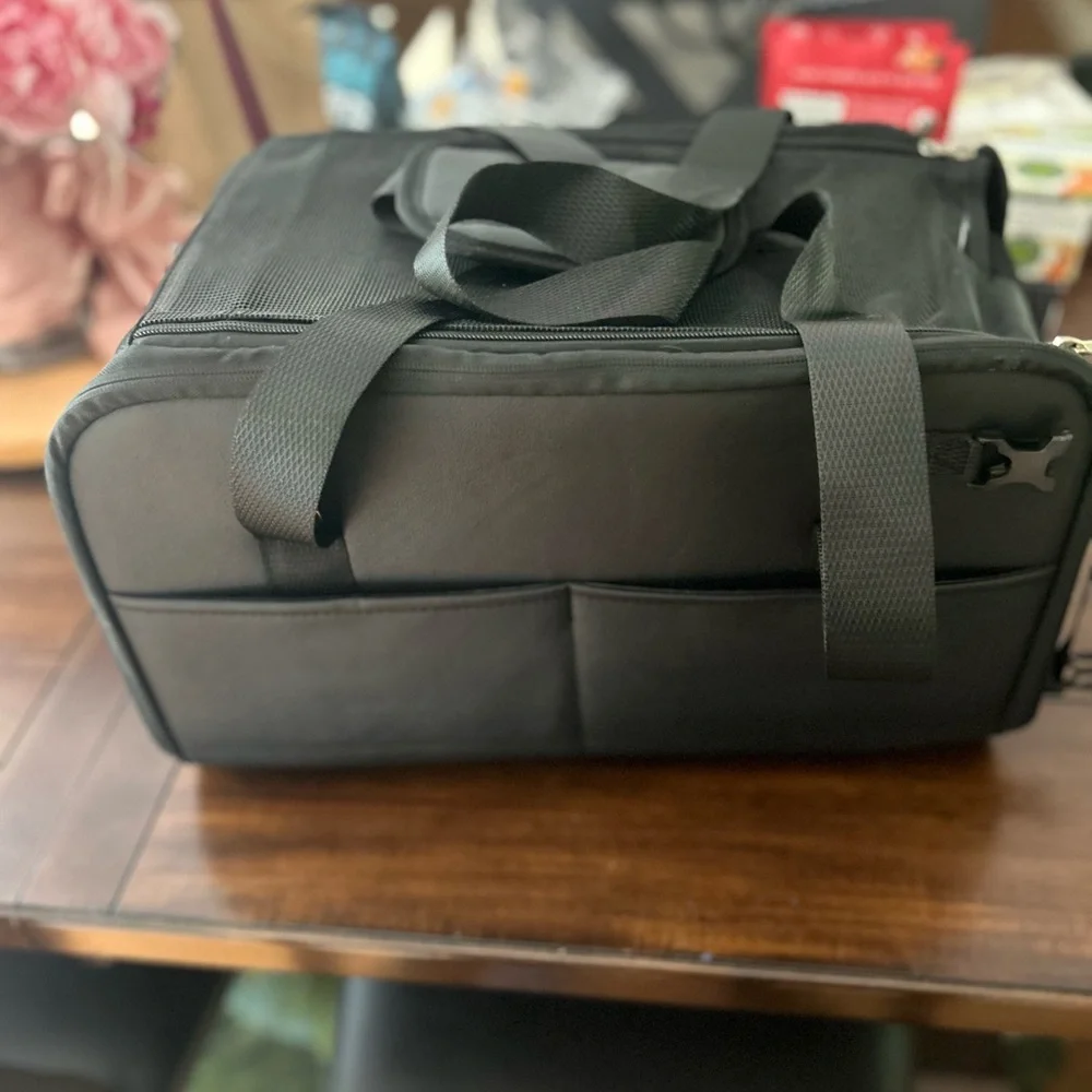NWOT Black Pet Carrier for Comfortable Dog Travel